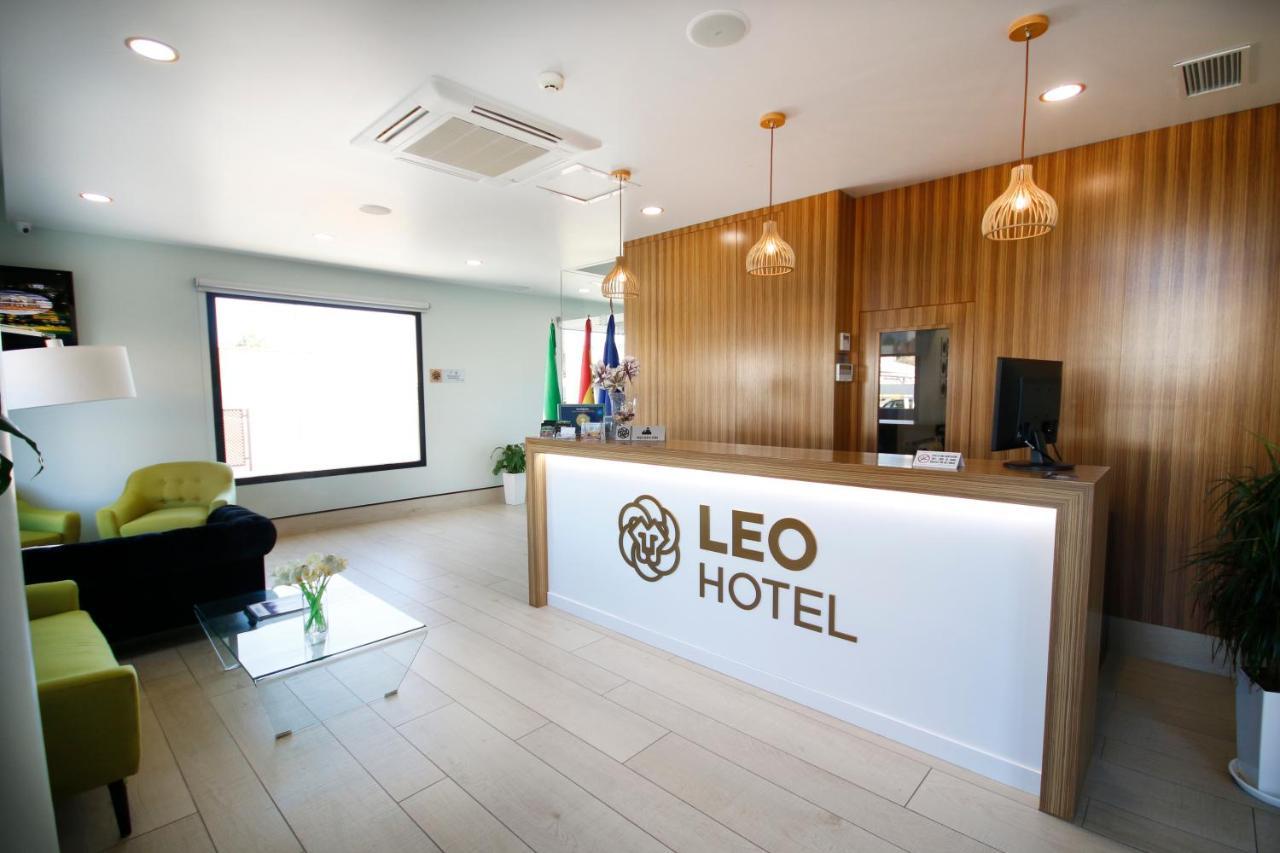 Hotel Leo Monesterio Exteriör bild