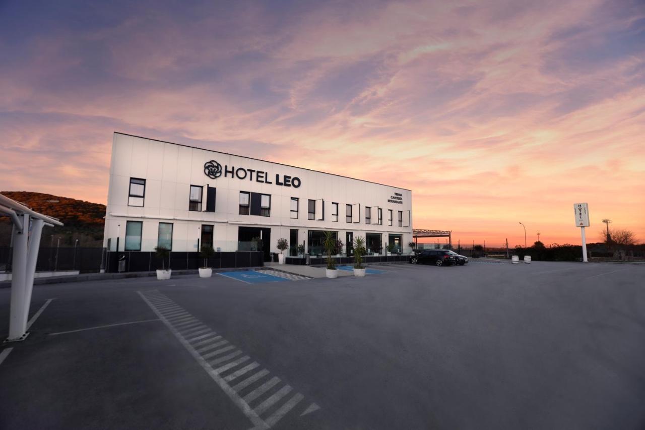 Hotel Leo Monesterio Exteriör bild